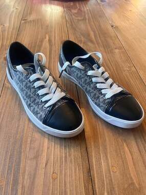 Michael Kors Women's City Logo Monogram Canvas Sneakers - Graphite/Black size 8